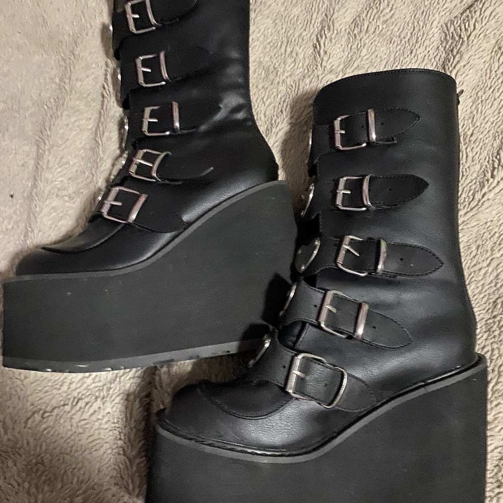 Demonia SWING-230